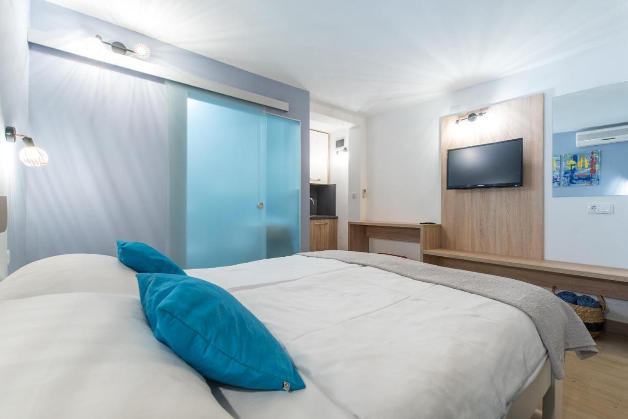 Beachfront Apartments Zanic Podstrana Buitenkant foto