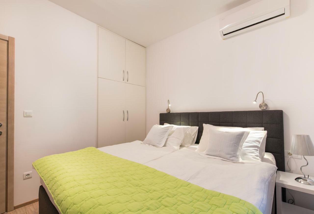 Beachfront Apartments Zanic Podstrana Buitenkant foto